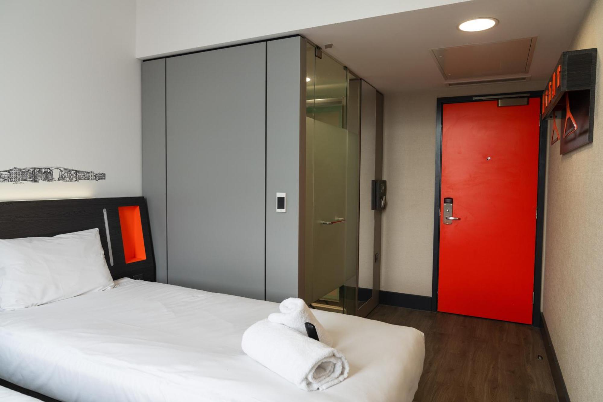 Easyhotel Ипсуич Екстериор снимка